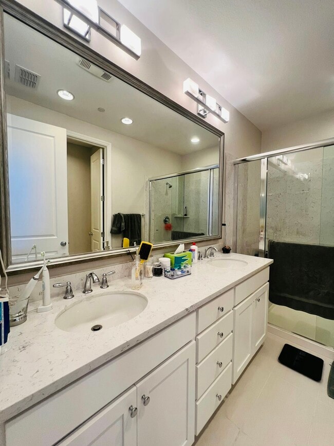 Building Photo - 1494 Arcangel Ter