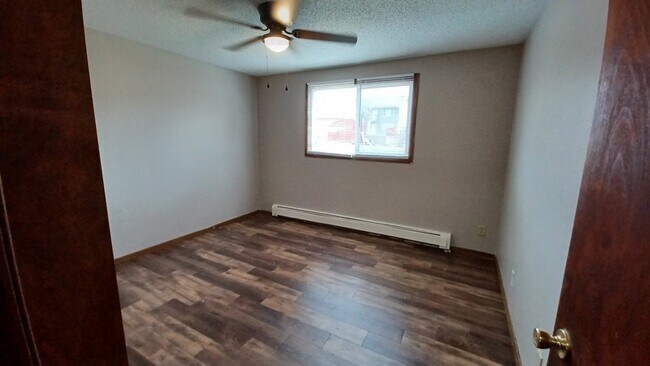 Building Photo - 940 Eisenhower Rd