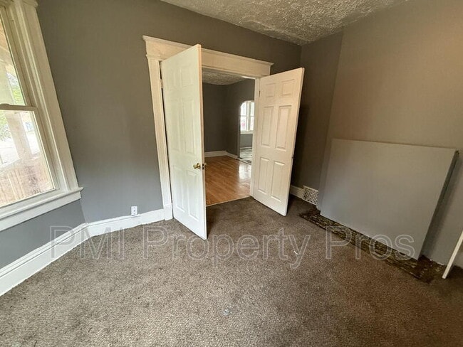 Building Photo - 1415 N 37th St