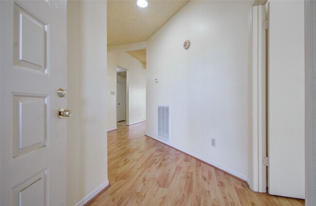 Building Photo - 11323 Windmark Dr