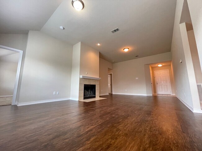 Building Photo - PRICE REDUCED!!! Denton County but Northwe...