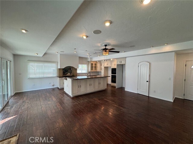 Building Photo - 305 N Westridge Ave
