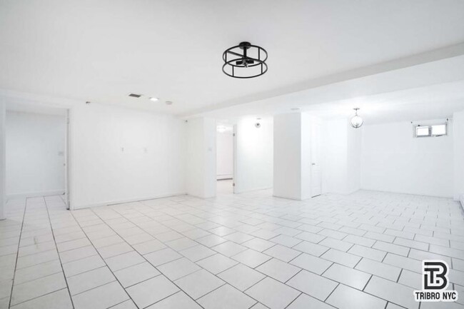 Building Photo - 4 bedroom in Brooklyn NY 11207