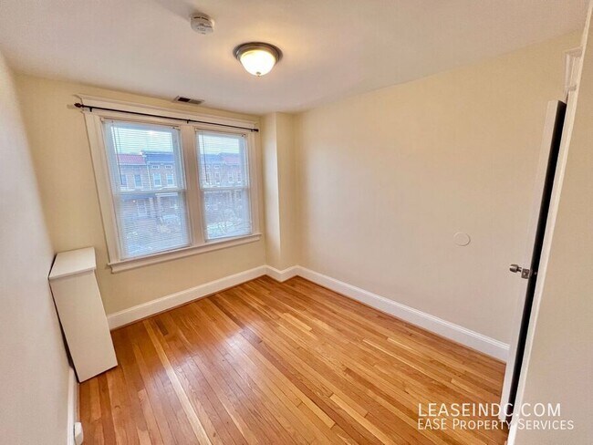 Building Photo - 1323 Randolph St NW