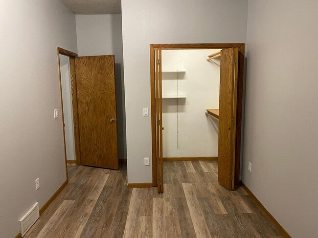 Building Photo - 4407-4409 Forest Valley Rd