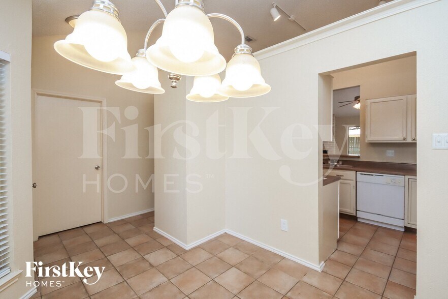 Building Photo - 17002 Enchanted Cir E