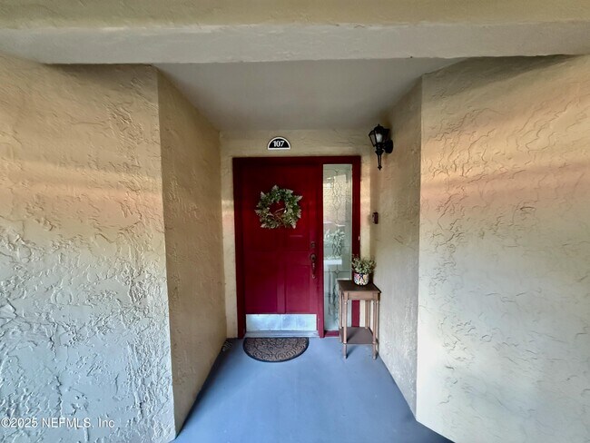 Building Photo - 2099 Winterbourne N