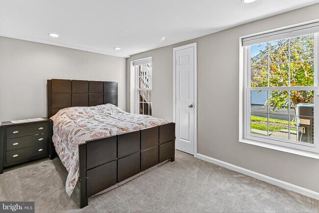 Building Photo - 1300 Pinstripe Ct