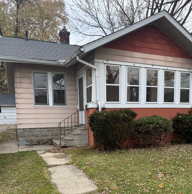 Building Photo - 2414 Mallery St