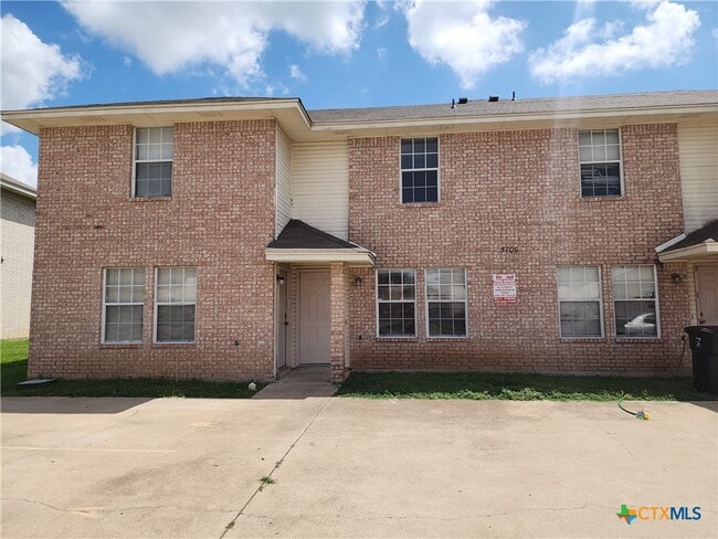 Primary Photo - 5709 Redstone Dr