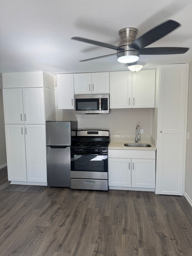 Building Photo - 33792 Robles Dr