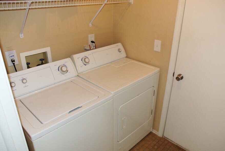 Laundry Room with Washer/Dryer - 6649 Quail Run Cir