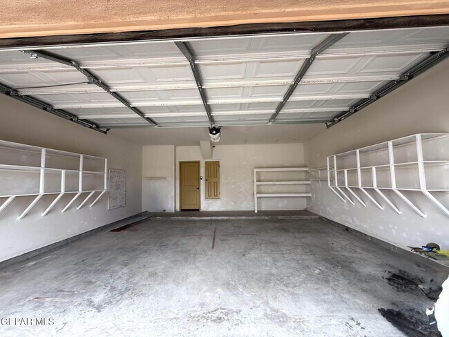 Building Photo - 11533 Merejildo Madrid St
