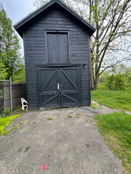 Additional to unit rent - 233 Broadway
