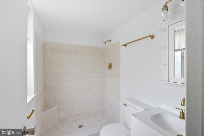 Building Photo - 5005 Green Mountain Cir
