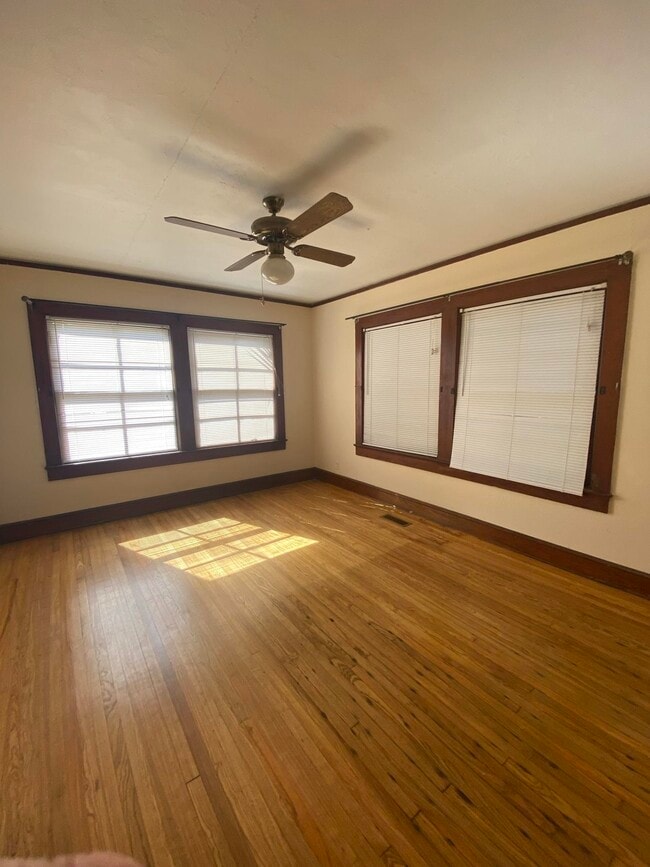 Building Photo - 545 E Park Ave