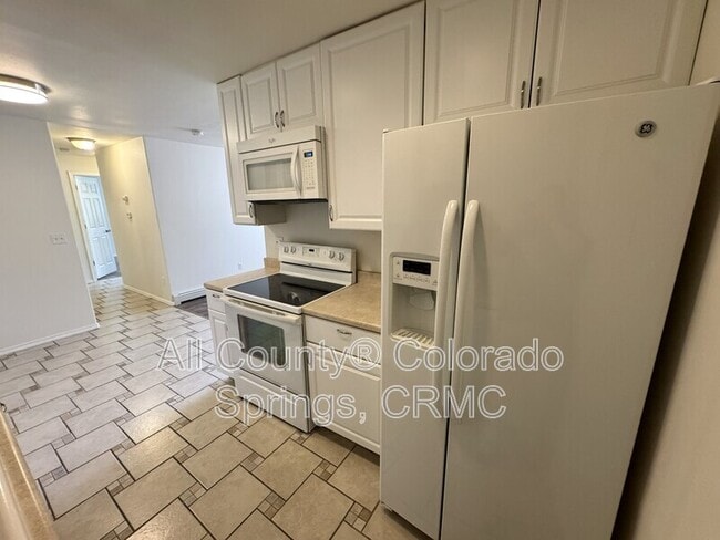 Building Photo - 5030 El Camino Dr