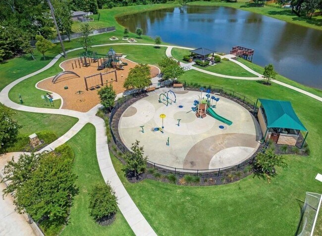 Building Photo - 8027 Dauntless Dr