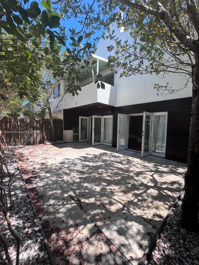 Primary Photo - 7510 SW 58th Ave