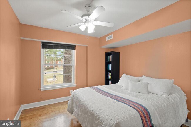Building Photo - 7651 Tremayne Pl
