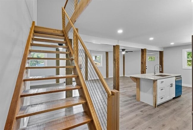 Building Photo - 96 Collins Rd