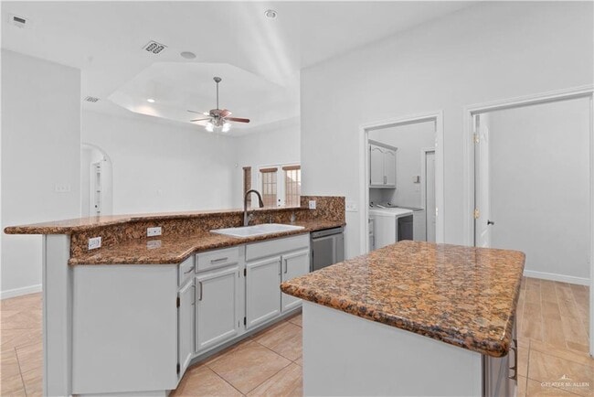 Building Photo - 31 Midlands Cir