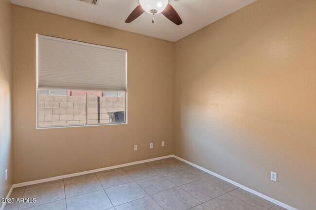 Building Photo - 11605 W La Reata Ave