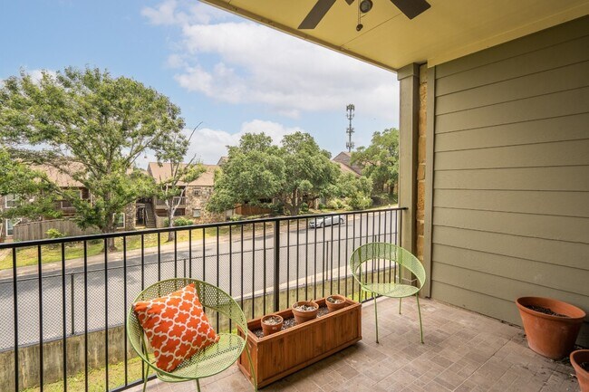 Building Photo - 6810 Deatonhill Dr