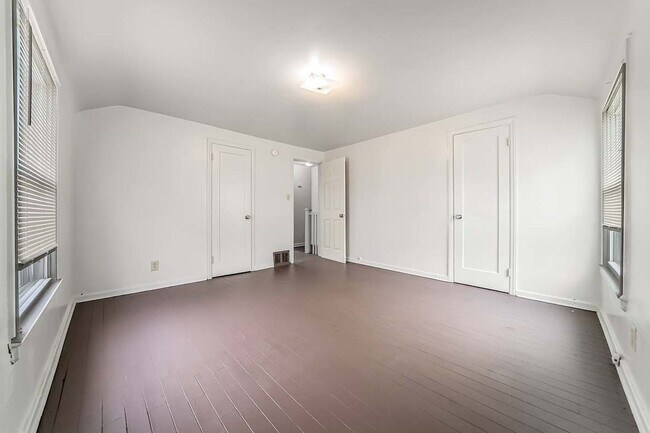 Building Photo - 1517 E 256th St