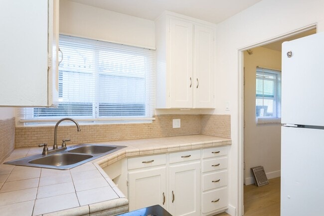 Building Photo - Parks