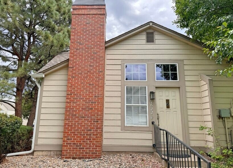 Primary Photo - 9622 W Chatfield Ave