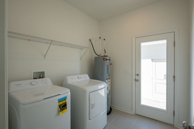 Building Photo - 2408 Rider Rain Ln