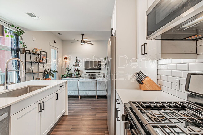 Building Photo - 2876 W 53rd Ave