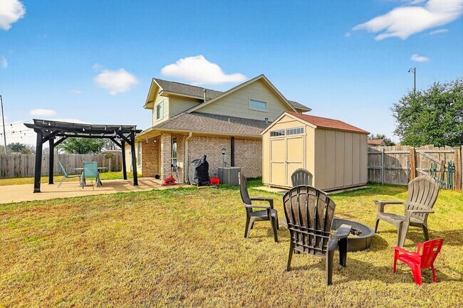 Building Photo - 1308 Roanoke Ct