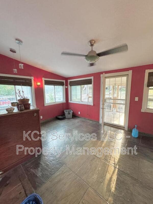 Building Photo - 2218 N 27th St