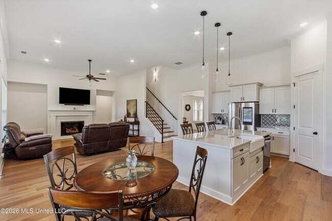 Building Photo - 13738 River Grove Ln