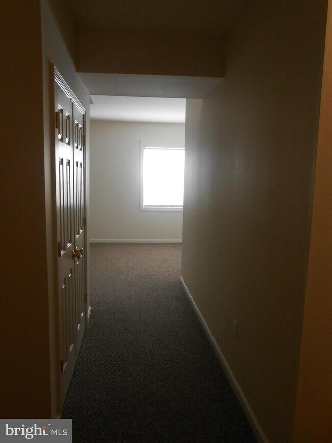 Building Photo - 209 Eastside Ln