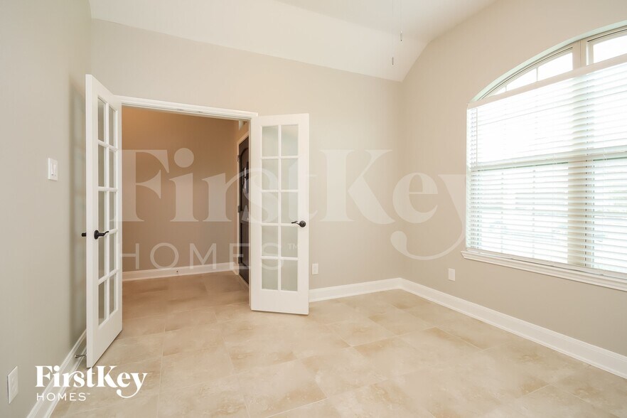 Building Photo - 8723 Jonquil Dr