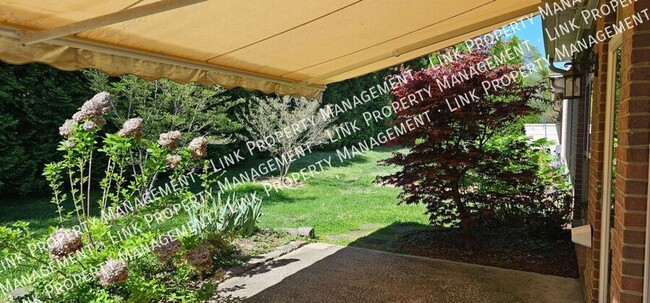 Building Photo - Don't Miss this 3/2 in Hixson for $2000 in...