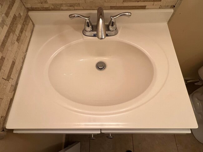 Building Photo - 133 Salisbury E