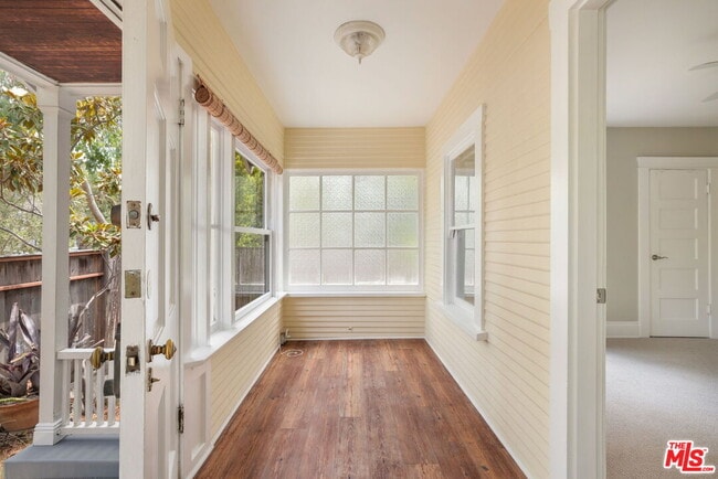 Building Photo - 532 Altair Pl