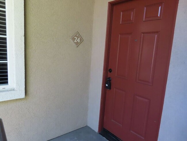 Building Photo - 41410 Juniper St