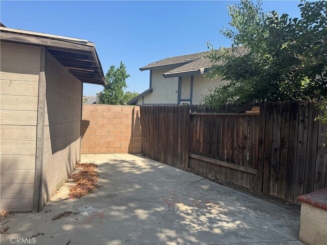 Building Photo - 2485 Sherwood Ln