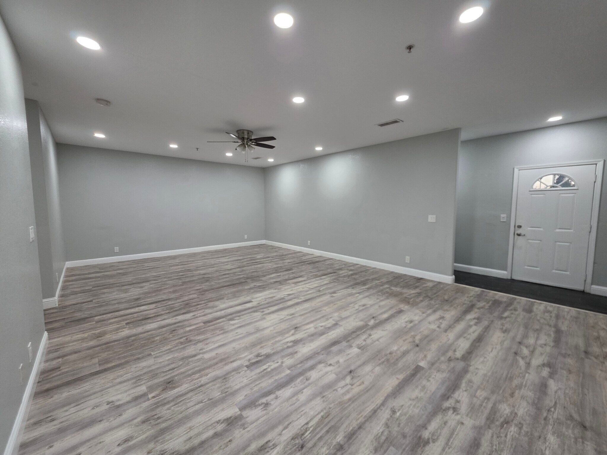 Building Photo - 5521 Enrico Blvd