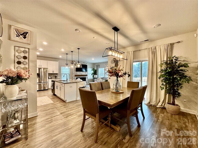 Building Photo - 6212 Hailstone Rd