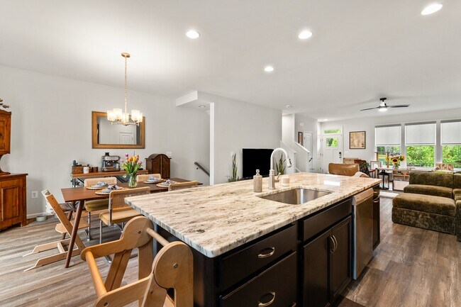 Building Photo - 3042 Horizon Rd
