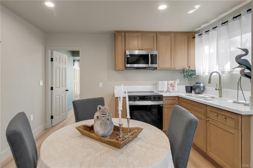 Building Photo - 1123 E Ocean Blvd