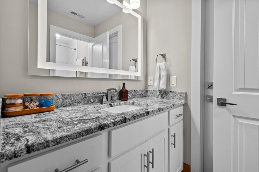 Building Photo - 1136 Secretariat Dr