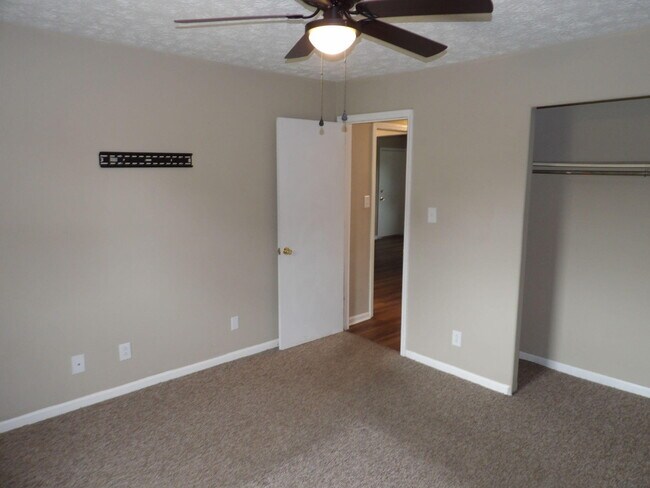 Building Photo - 218 Centennial Dr