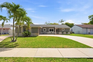 Building Photo - 19655 NW 62nd Ct